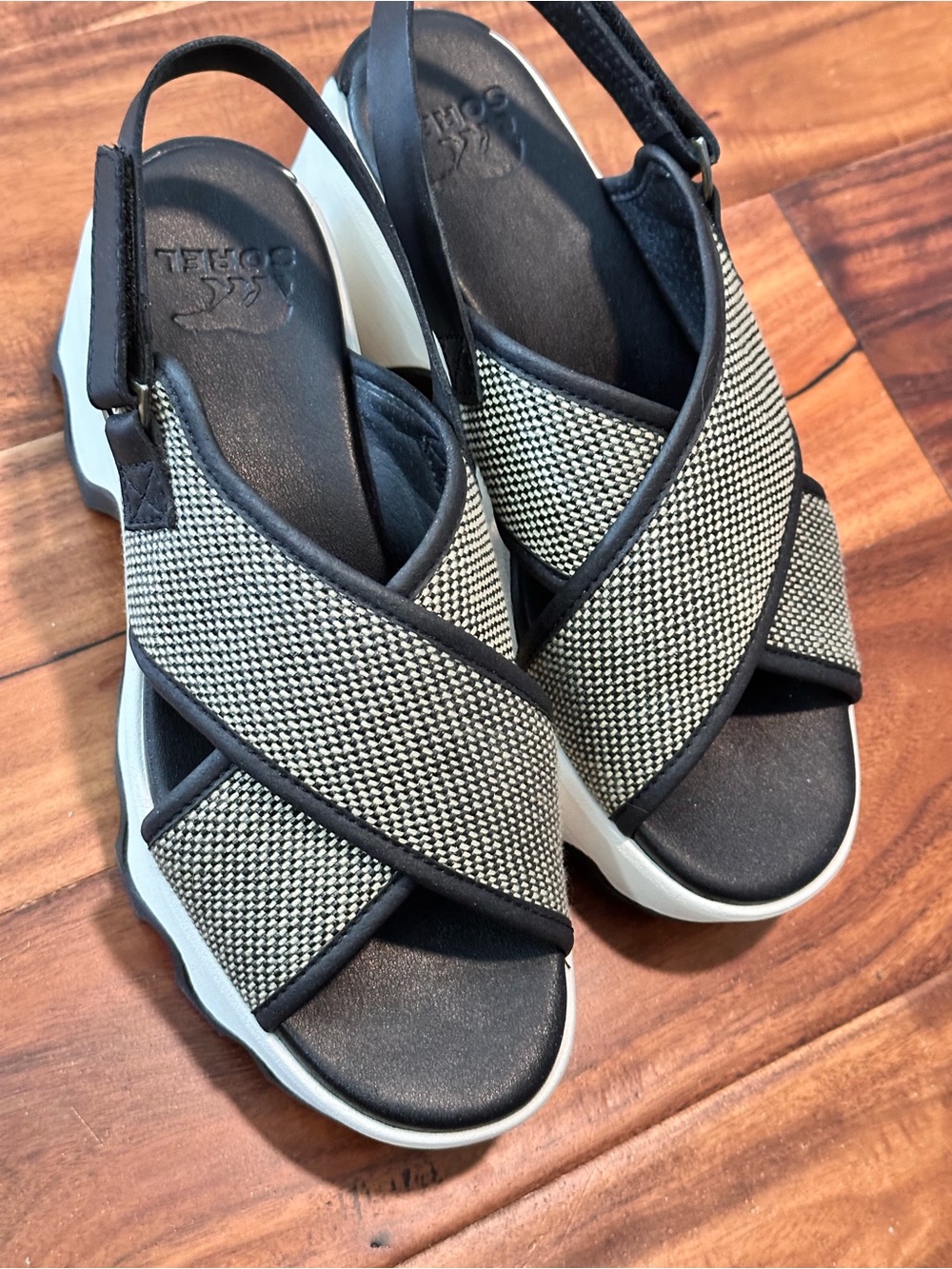 Kinetic Aura Slingback TXT Woven Platform Sandals - Picture 2 of 8